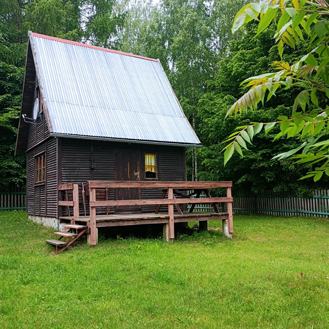 Domek czteroosobowy z tarasem od strony ogrodu